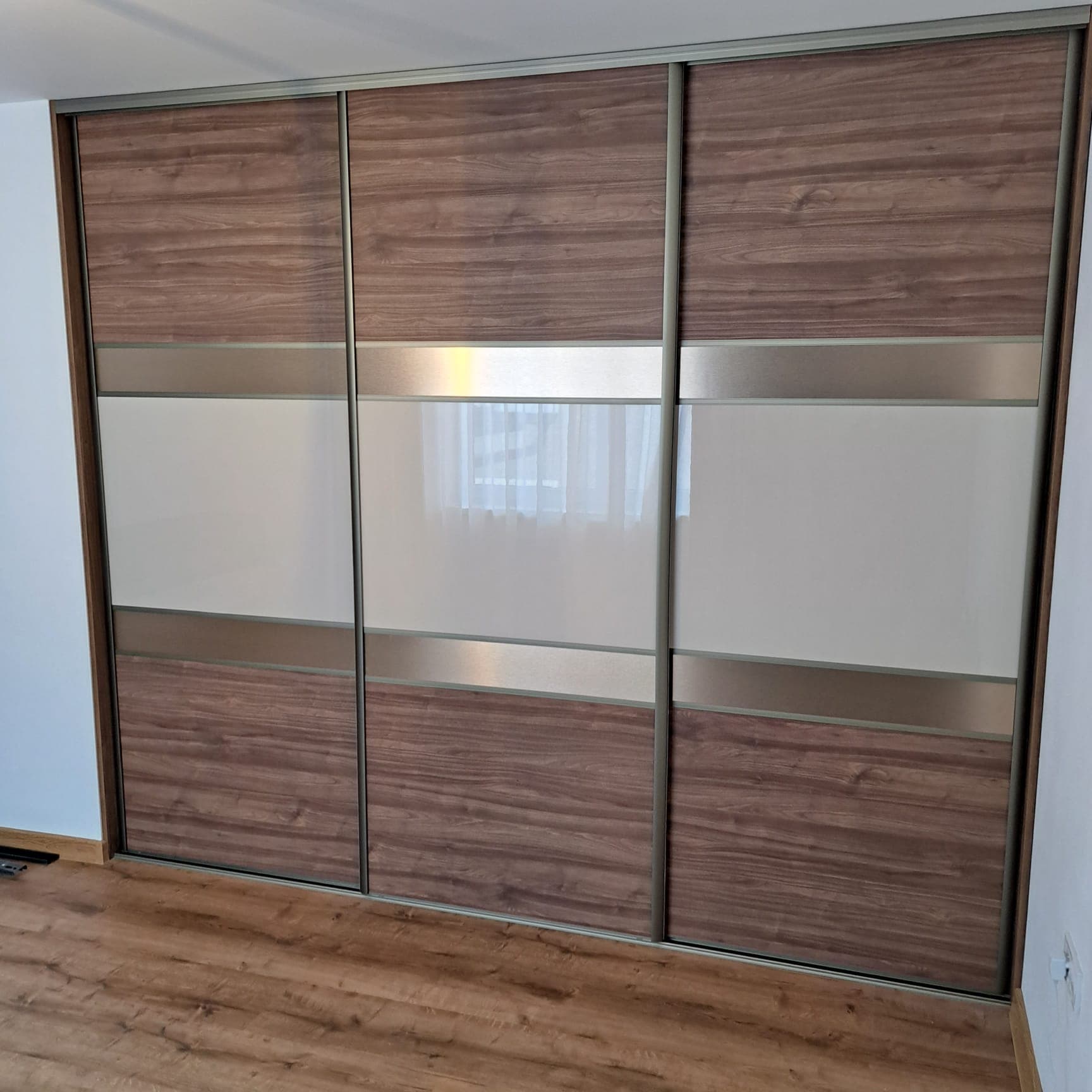 Vstavaná skriňa na mieru